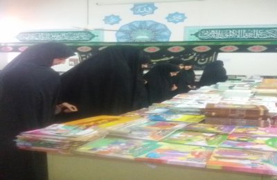 بازدید حوزه علمیه کامیاران از نمایشگاه کتاب